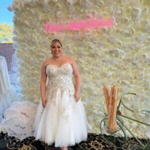 Mint condition practically brand new private labeled by G wedding dress